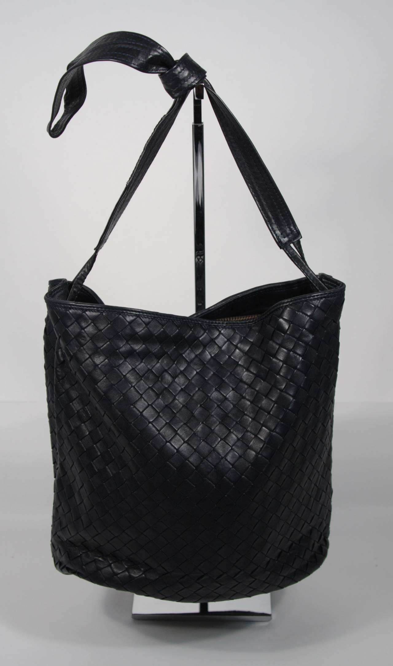 Women's Bottega Veneta Vintage Navy Woven Leather Bucket Style Handbag