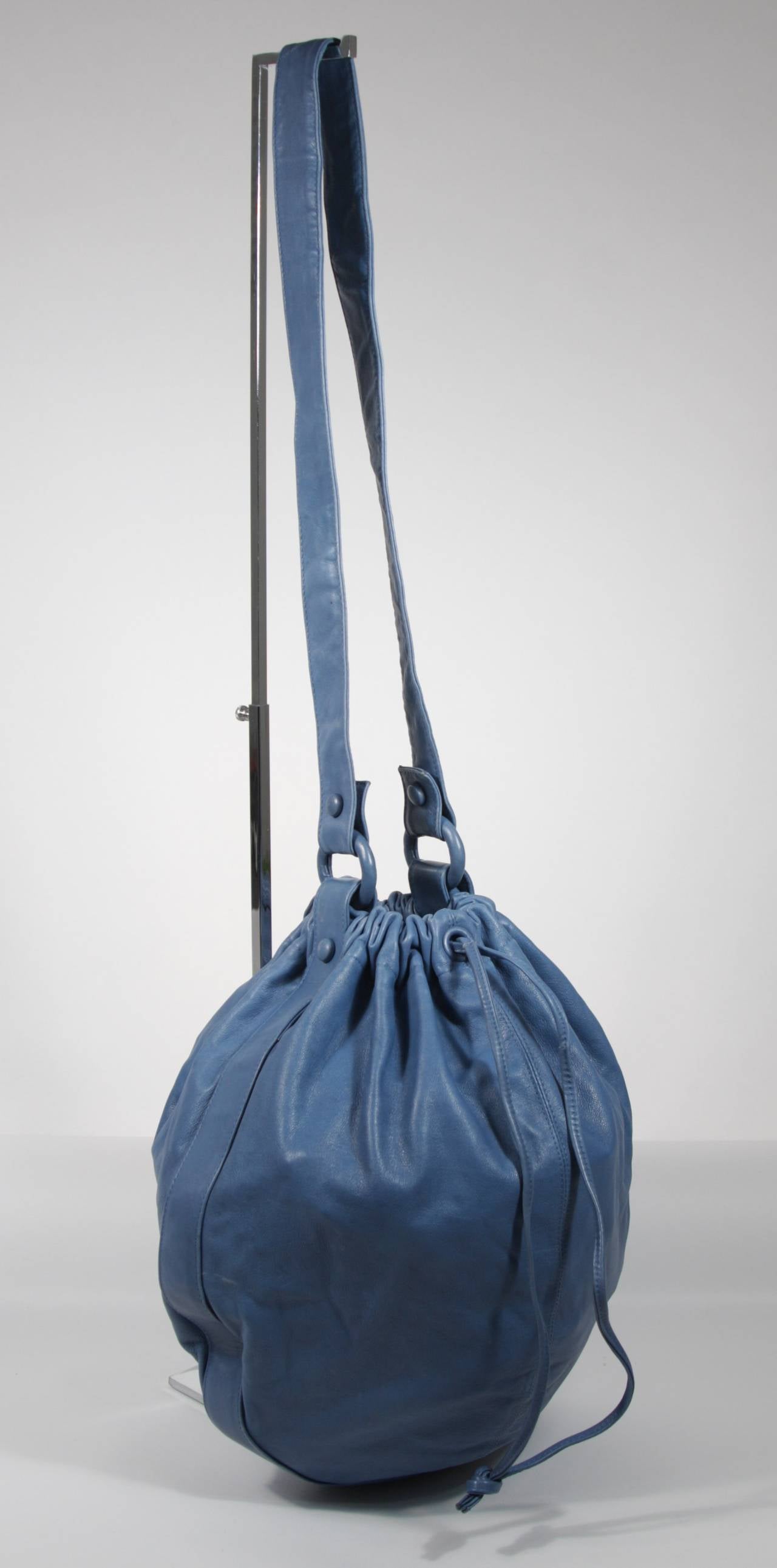 Women's Bottega Veneta Large Vintage Drawstring Blue Leather Hobo