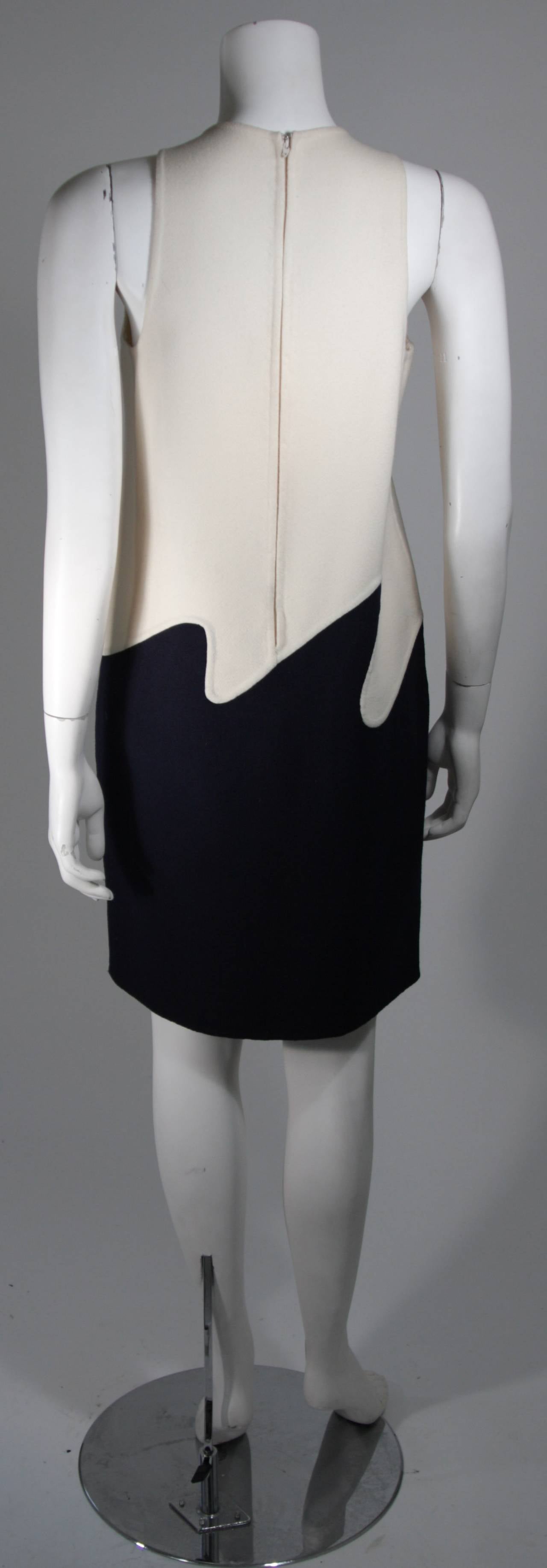 1960's Cream and Navy Wool 'Wave' Dress Size Small For Sale 1