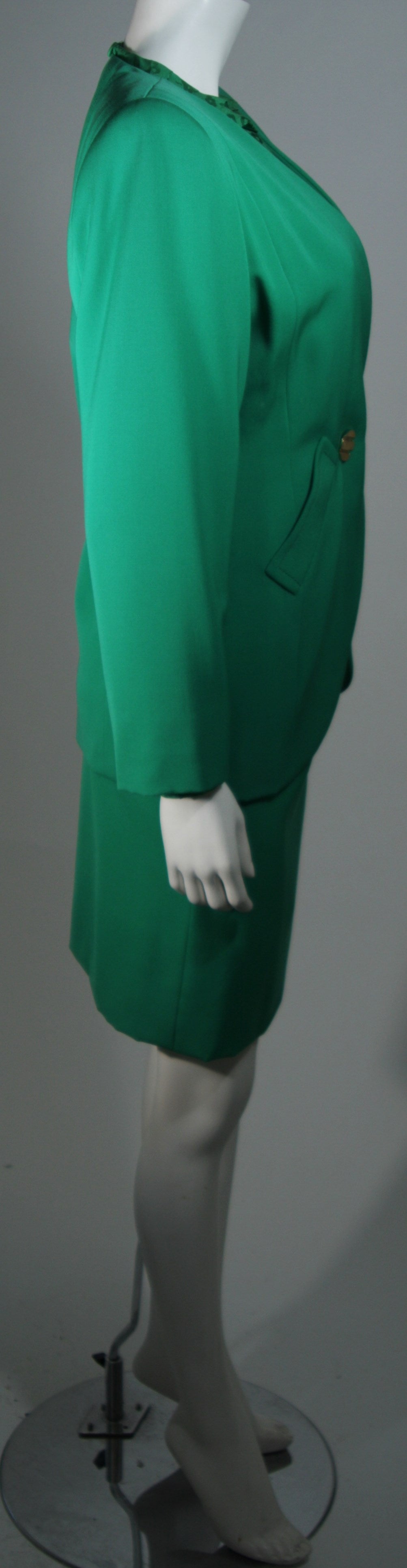 Galanos Couture Kelly Green Skirt Suit Size 2 4 In Excellent Condition In Los Angeles, CA