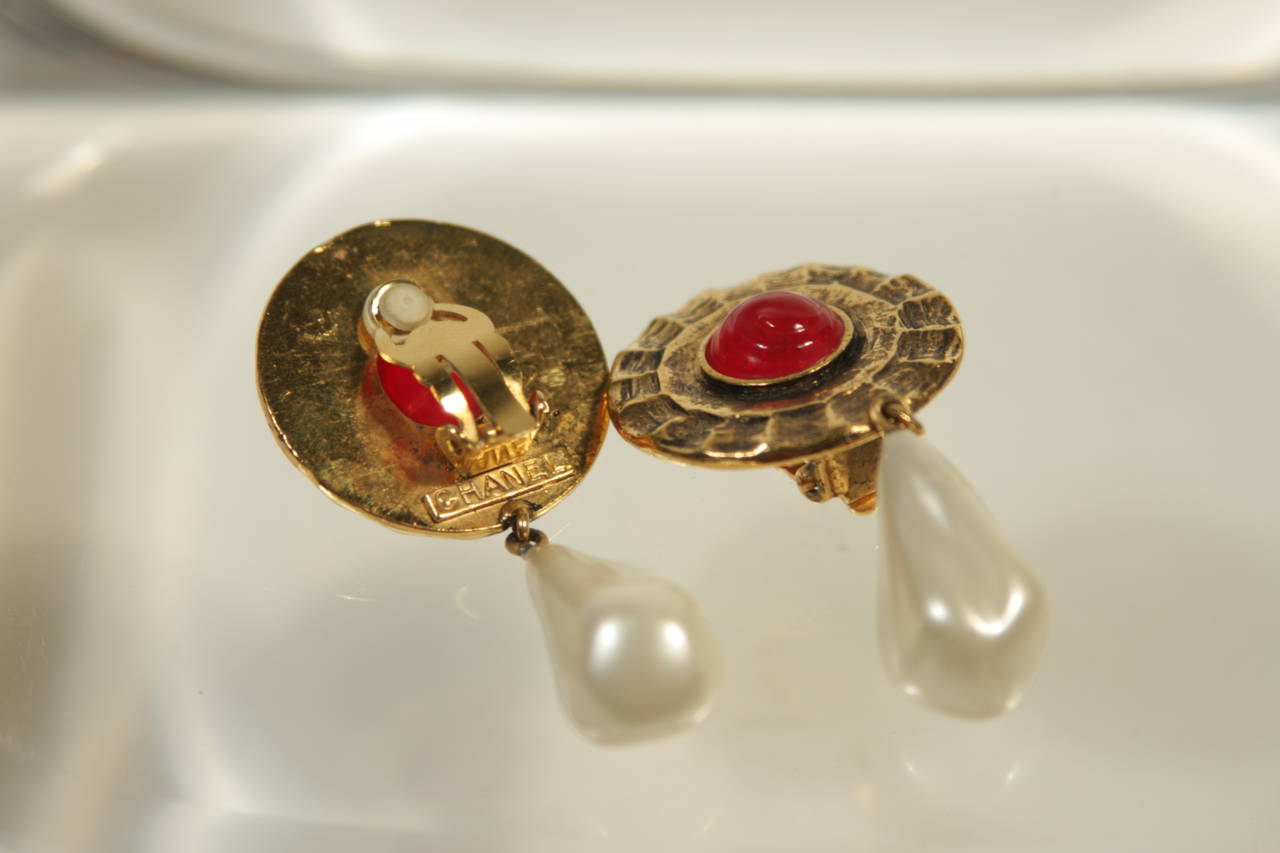 Women's Chanel Red Gripoix Center Circular Gold Tone Clip-on Earrings with Pearl Drop