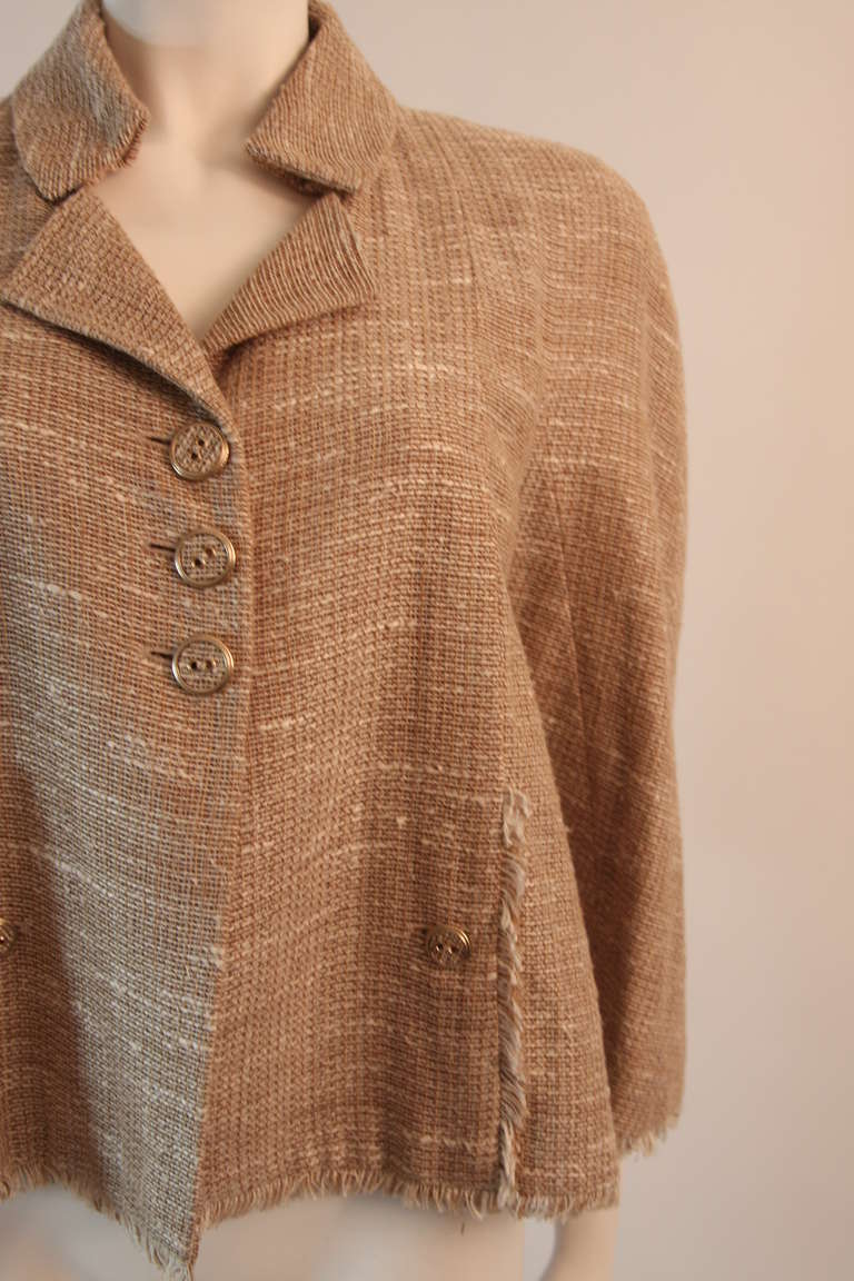 Chic Chanel Café au Lait Linen Tweed Jacket Size 42 In Excellent Condition In Los Angeles, CA