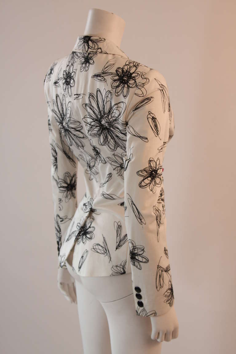 Moschino Jeans White with Black Floral Sketch Single Button Blazer In Excellent Condition For Sale In Los Angeles, CA