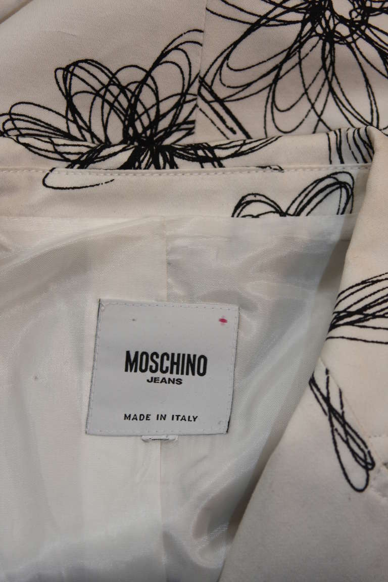 Moschino Jeans White with Black Floral Sketch Single Button Blazer For Sale 2