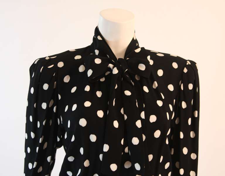 80's Yves Saint Laurent Rive Gauche Polka Dot Tie Neck Secretary Dress Size 42 In Excellent Condition In Los Angeles, CA