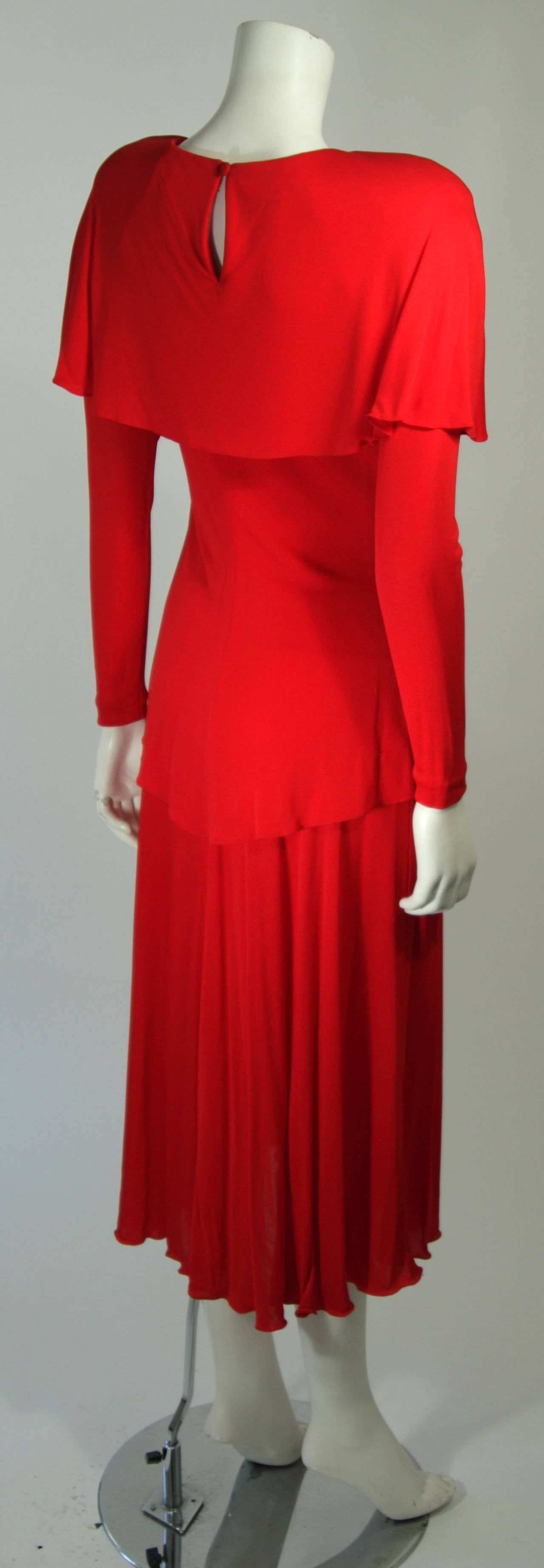 Holly Harp Vestido de manga larga de punto rojo con botones de strass Talla mediana en venta 3