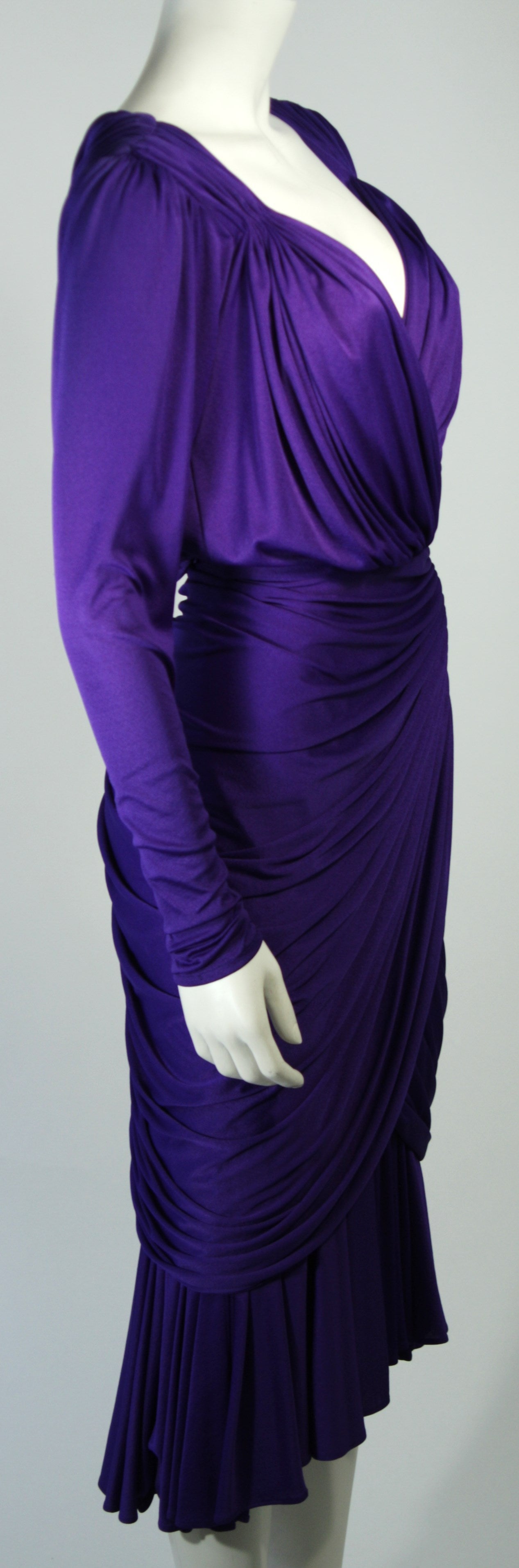 Women's Purple Jersey Ruched Long Sleeve Cocktail Dress Size 2 4 For Sale
