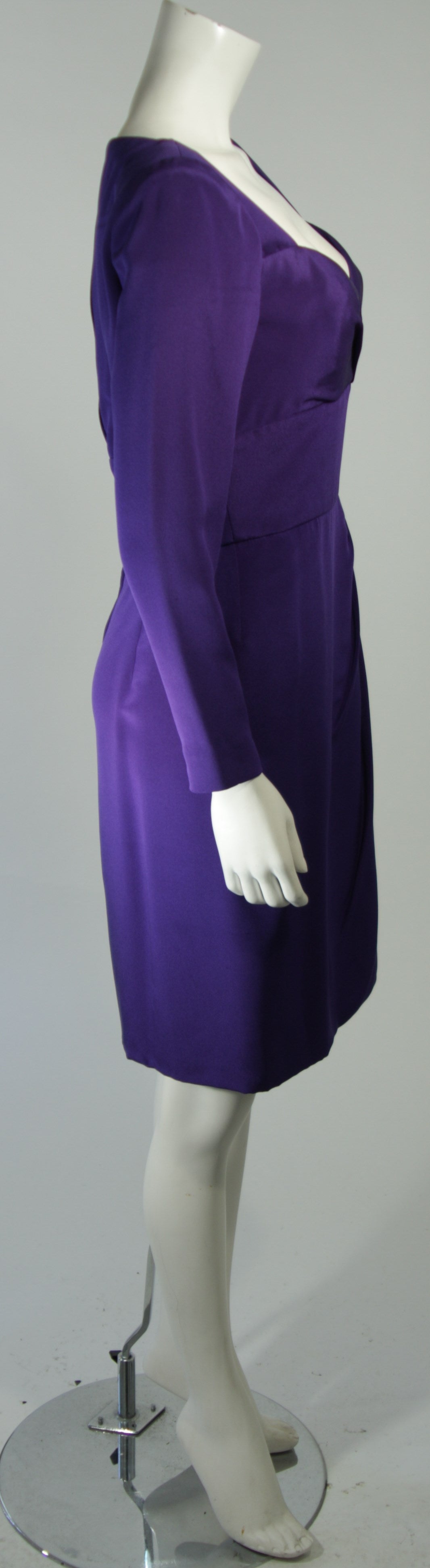 Travilla Purple Silk Long Sleeve Cocktail Dress with Draping Size 8 For Sale 2