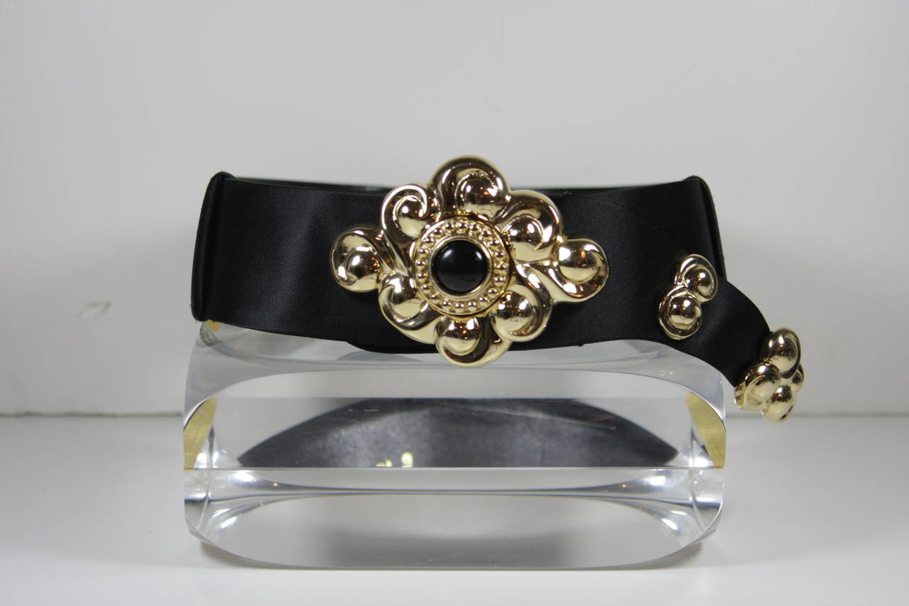 Judith Leiber Black Satin Belt with Large Gold Hardware Buckle In Excellent Condition In Los Angeles, CA