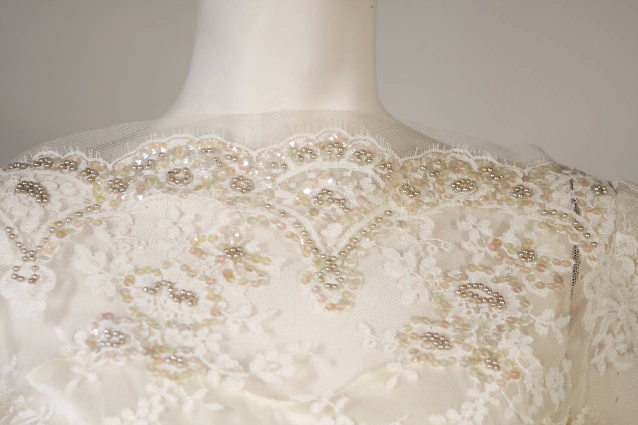 Beige Vintage Lace Wedding Gown with Scalloped Edges and Long Sleeves Size Small For Sale