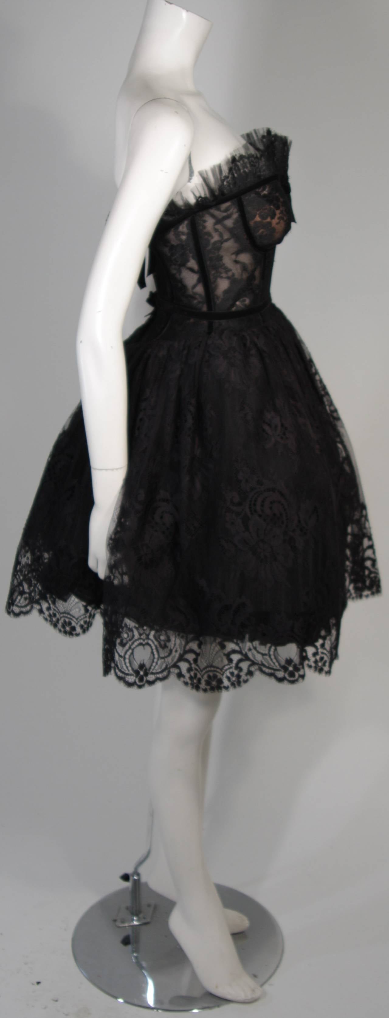Vintage Lace Cocktail Dress Trimmed with Velvet Size 0 2 1