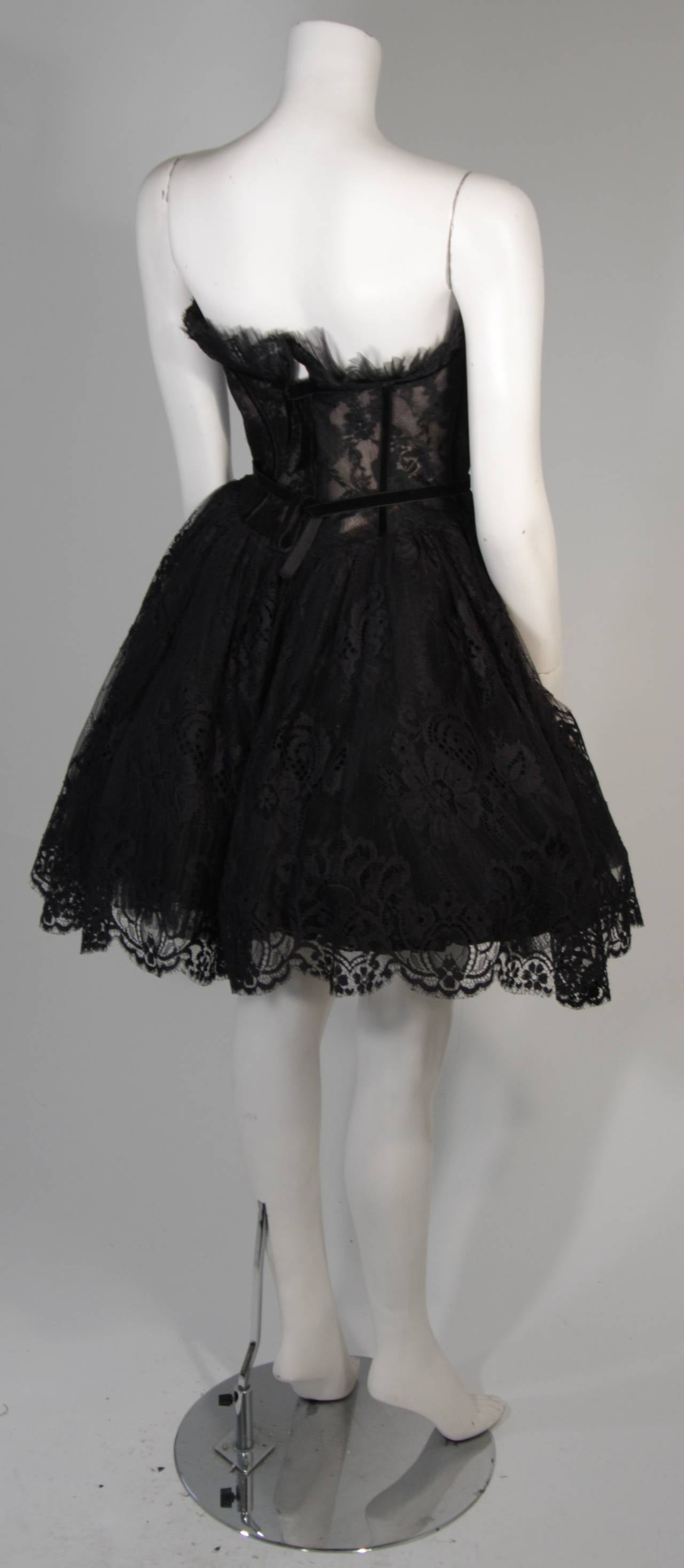 Vintage Lace Cocktail Dress Trimmed with Velvet Size 0 2 3