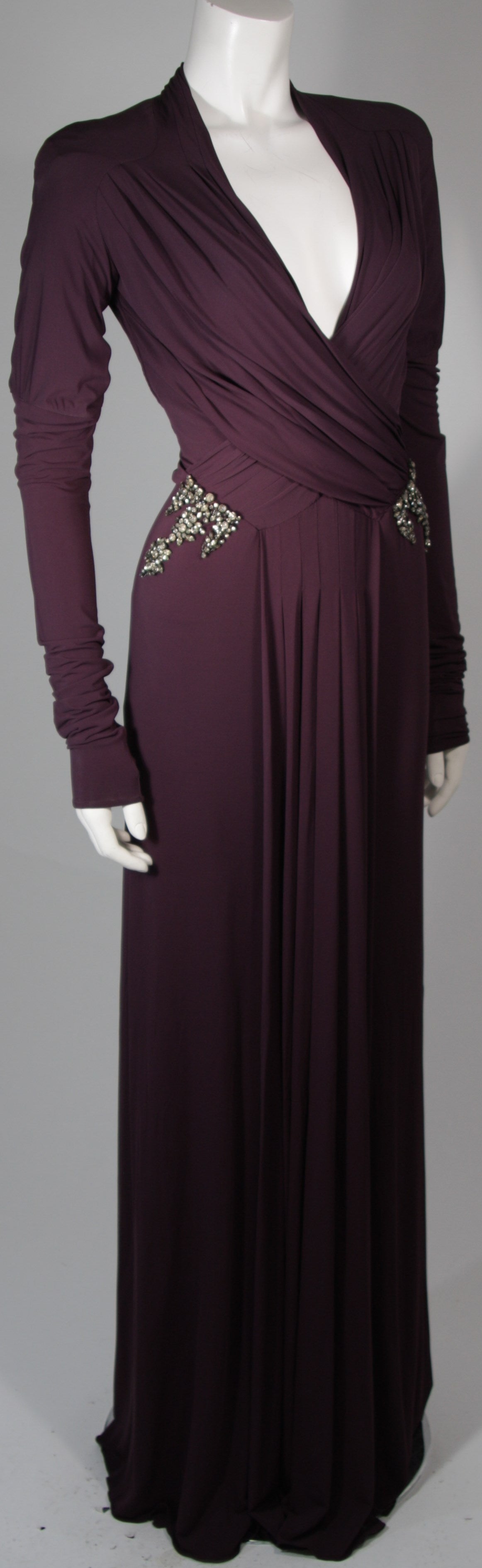 Roberto Cavalli Bata de manga larga de punto color berenjena con adornos Talla 40 en Nuevo estado para la venta en Los Angeles, CA
