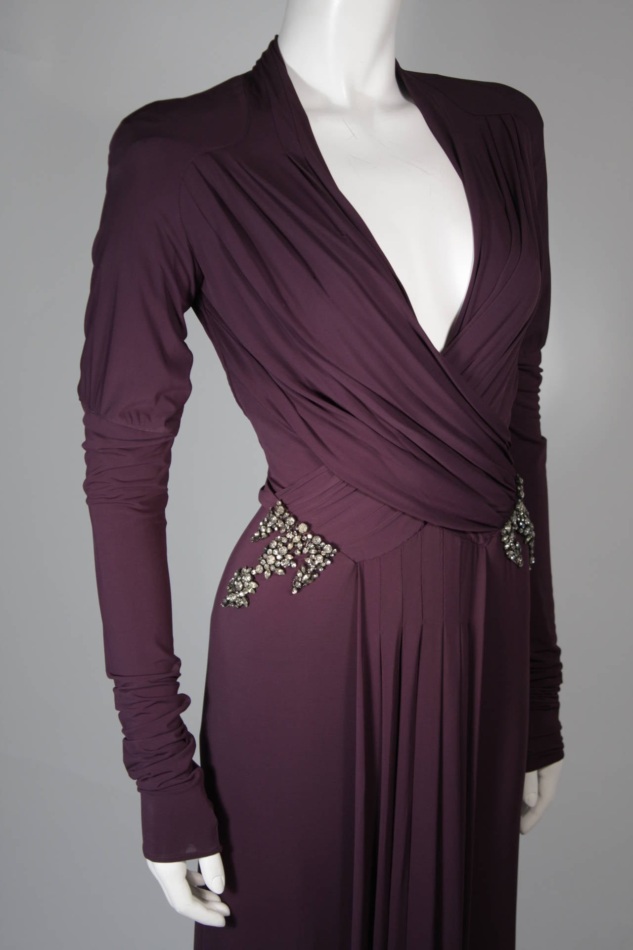 De las mujeres Roberto Cavalli Bata de manga larga de punto color berenjena con adornos Talla 40 en venta