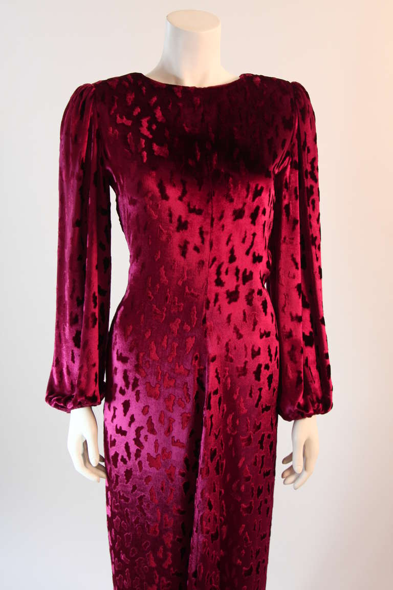 Red Oscar De La Renta Deep Plunge Cranberry Velvet Gown