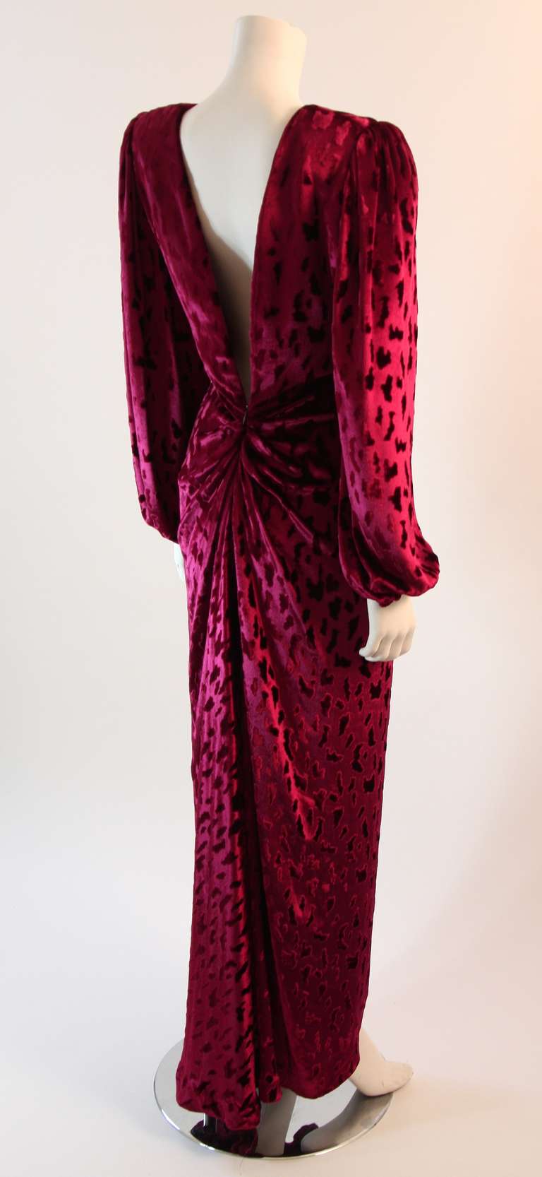 Oscar De La Renta Deep Plunge Cranberry Velvet Gown 2