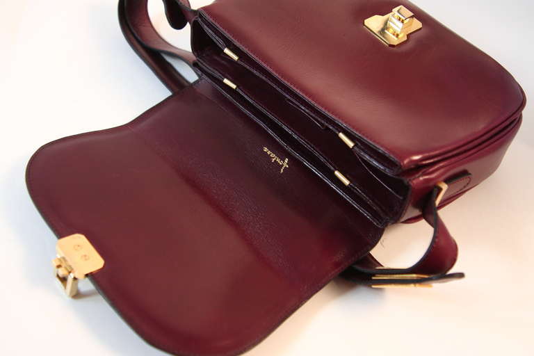 Fontana Roma Burgundy Leather Multi-Compartment Purse Adjustable Strap 1