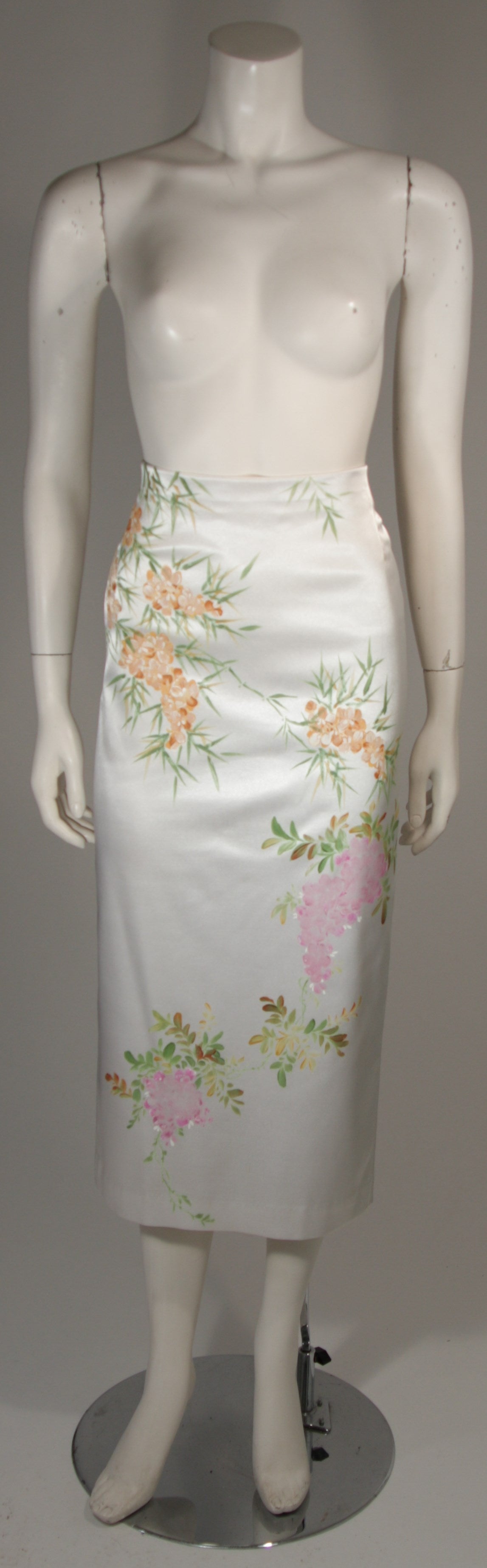 Mandalay White Stretch Silk Skirt Ensemble w. Painted floral design Sz Small For Sale 2