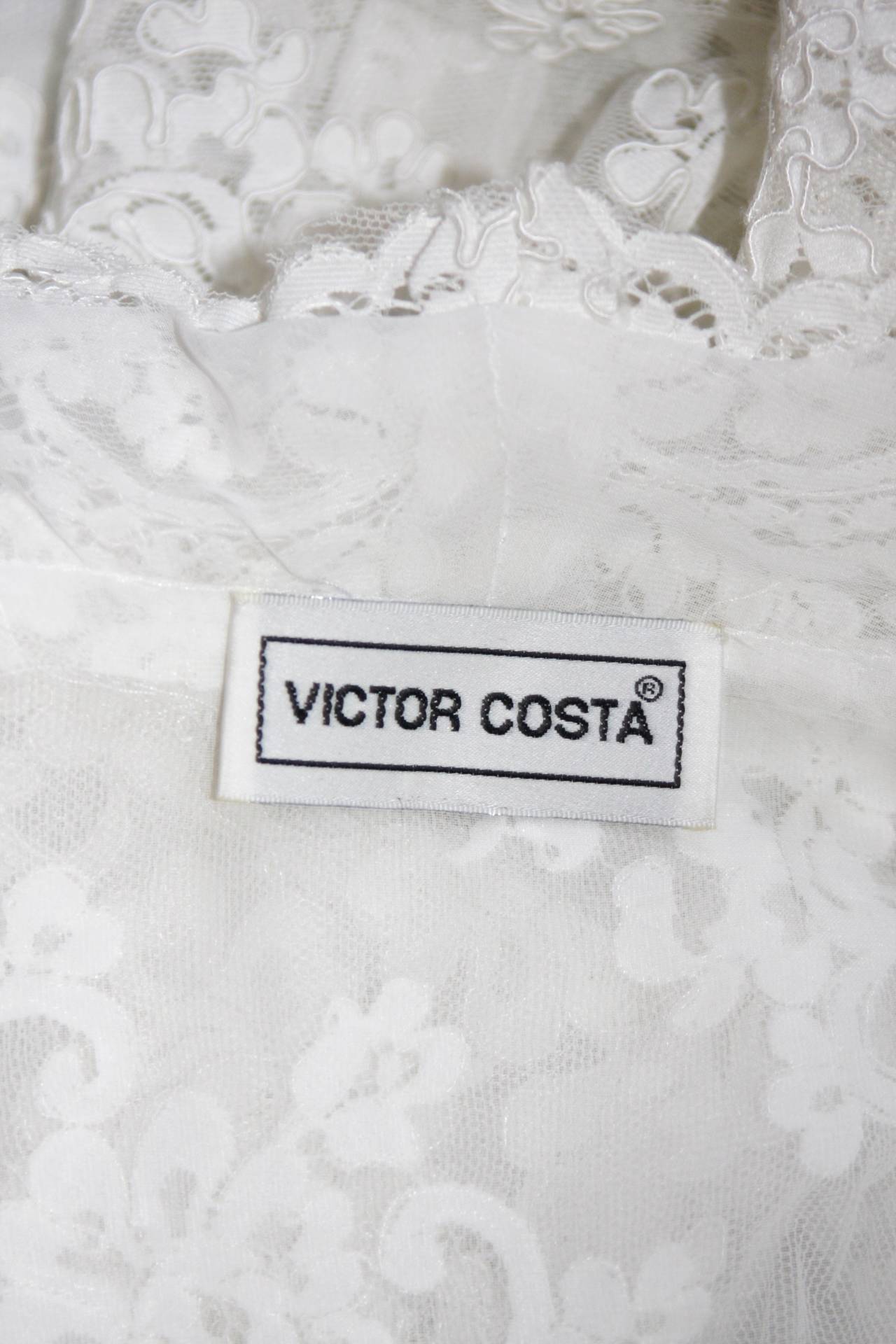 Victor Costa White Lace Scalloped Edge Long Sleeve Blouse Size 4 6 8 In Excellent Condition For Sale In Los Angeles, CA