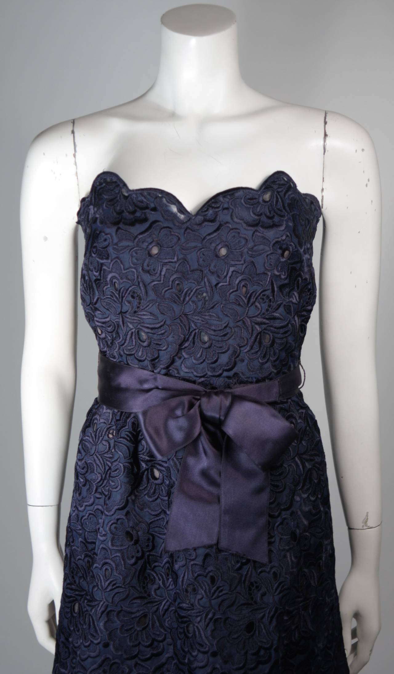 Black SCAASI Navy Floral Lace Evening Gown with Satin Waist Belt Size 2 For Sale