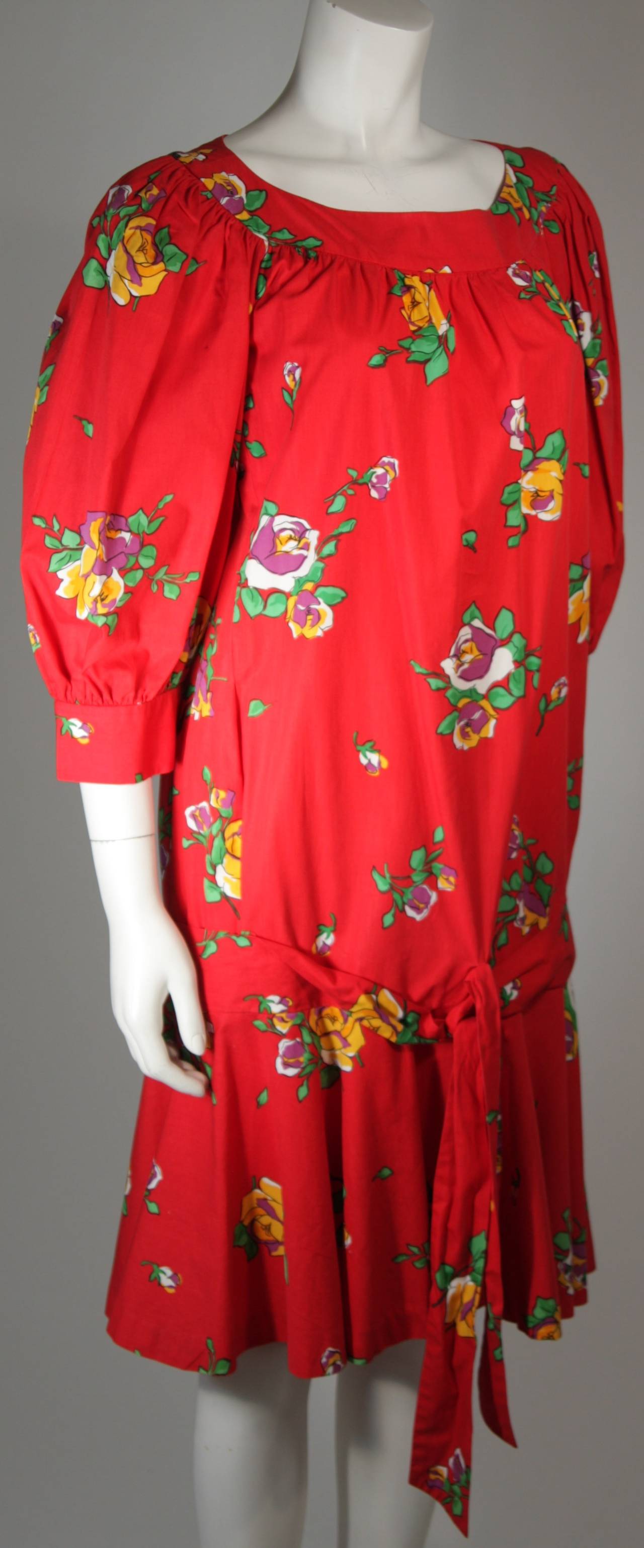 Yves Saint Laurent Red Cotton Drop Waist Dress with Floral Motif Size 36 For Sale 1