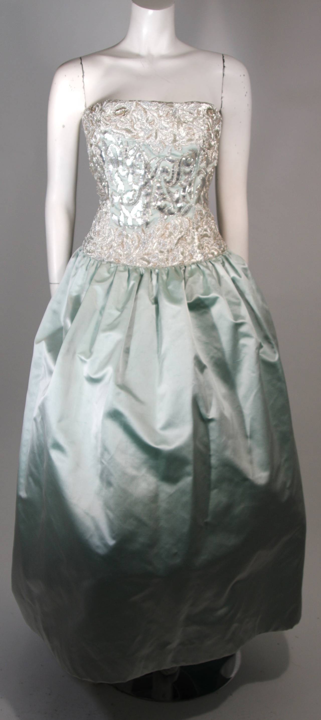 Oscar De La Renta Embellished Silk Aqua Evening Gown with Bolero Size 12 In Excellent Condition In Los Angeles, CA
