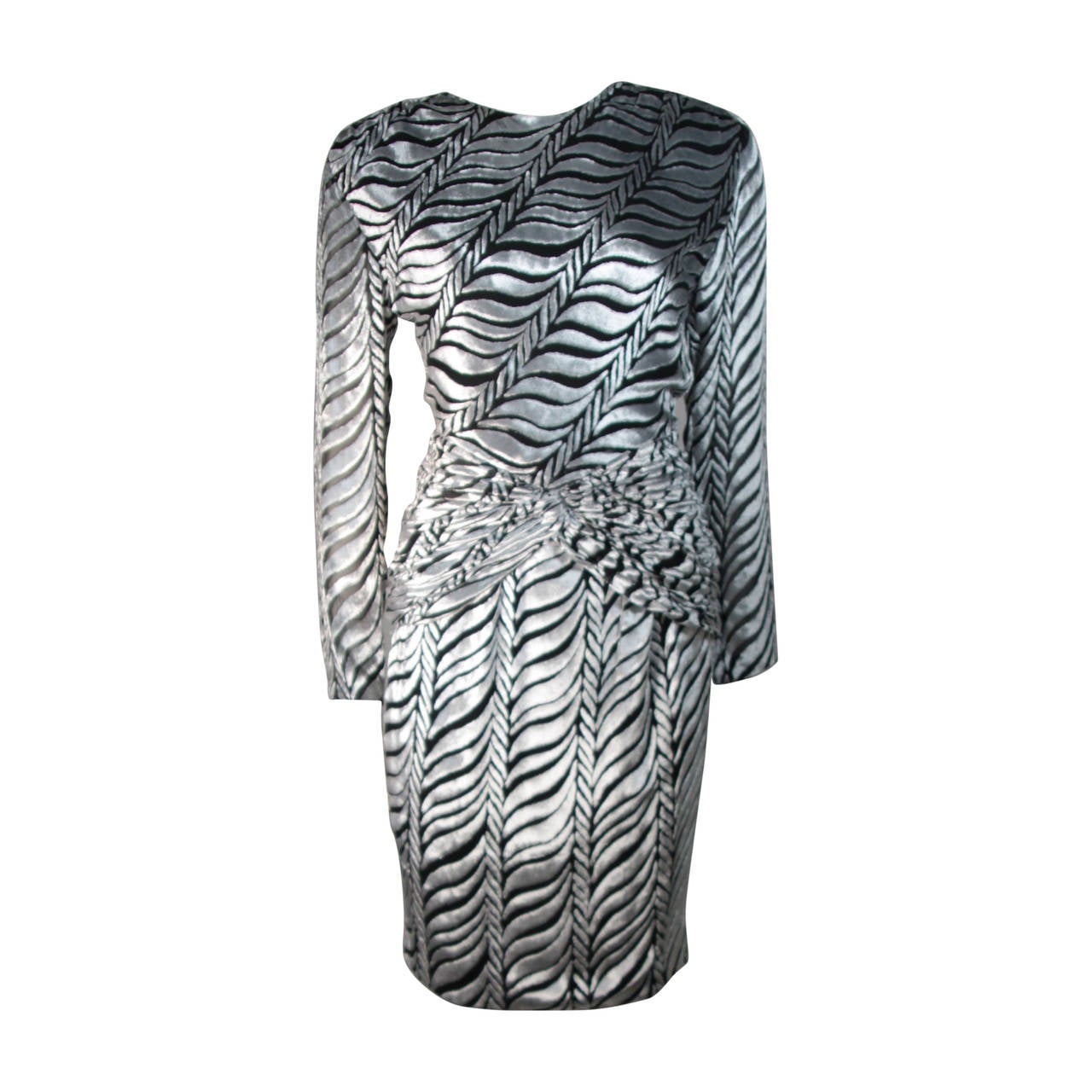 Vicky Tiel Black and Silver Burnout Striped Velvet Cocktail Dress Size Small