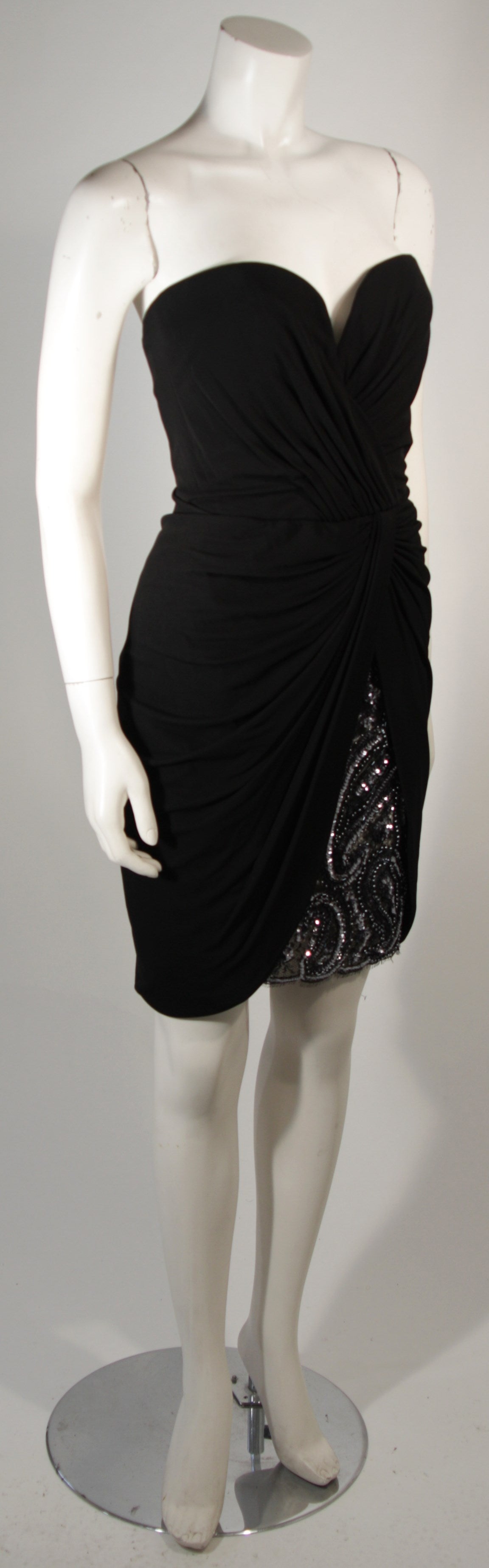 Vicky Tiel Black Jersey Cocktail Dress with Sequin Detail Size 38 In Excellent Condition For Sale In Los Angeles, CA