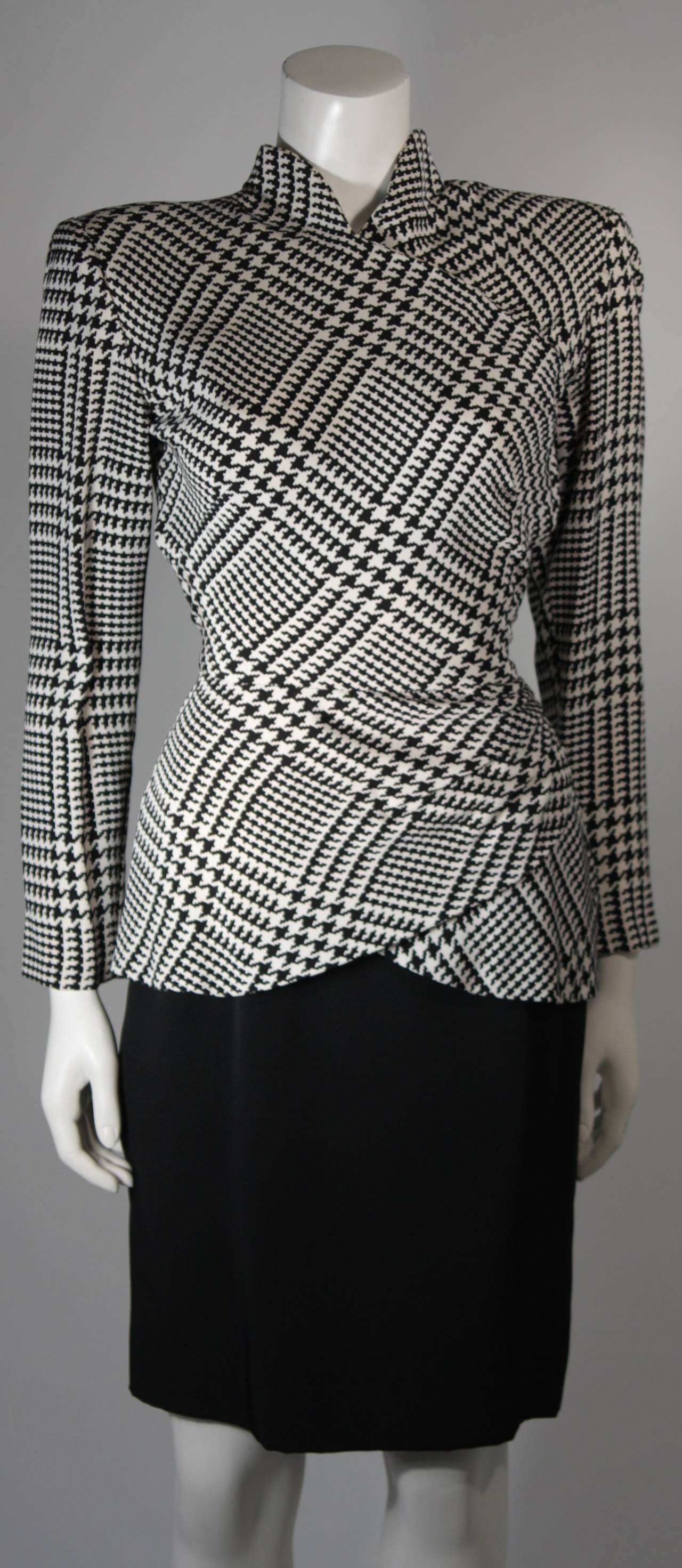 Vicky Tiel Black and White Houndstooth Cocktail Dress and Jacket Size Small In Excellent Condition In Los Angeles, CA