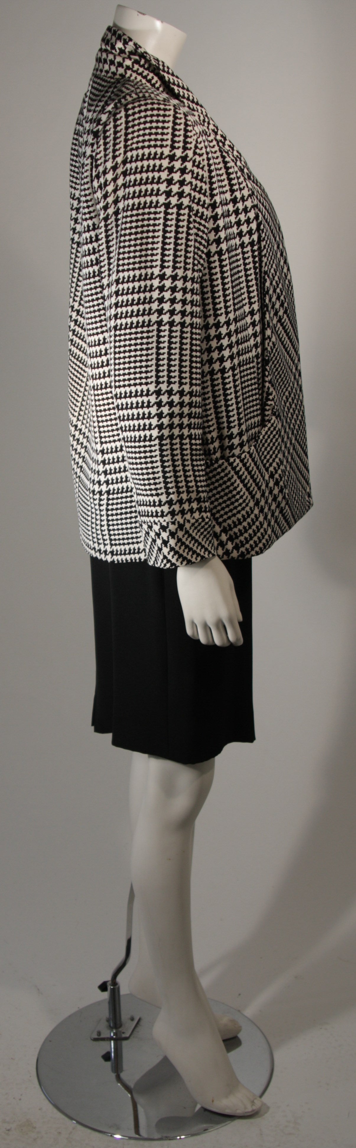 Vicky Tiel Black and White Houndstooth Cocktail Dress and Jacket Size Small 3