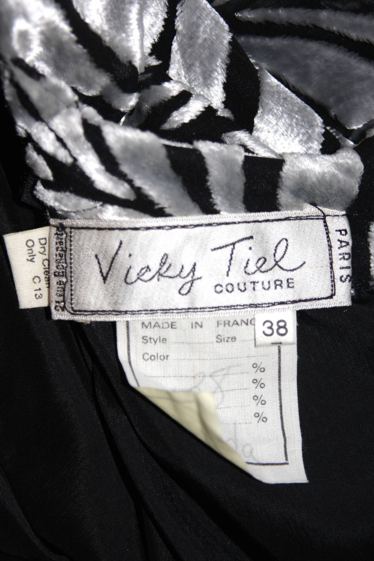 Vicky Tiel Black and Silver Burnout Striped Velvet Cocktail Dress Size Small 5