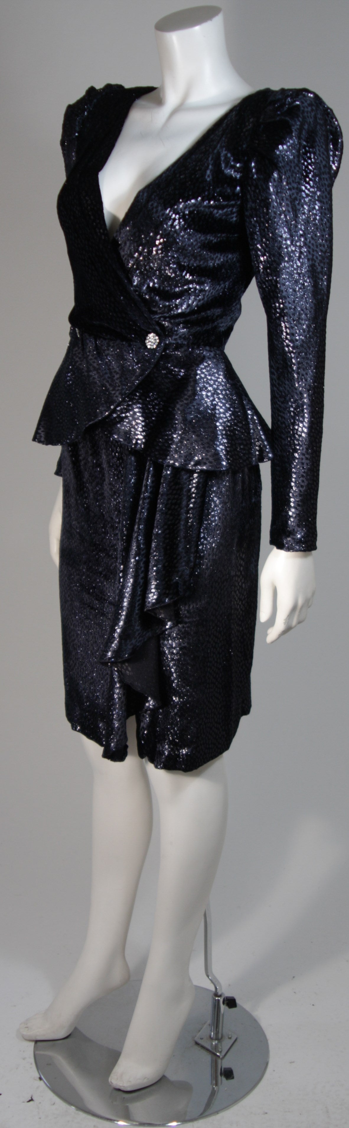 Vicky Tiel Navy Silk Metallic Skirt Suit Size 36 In Excellent Condition In Los Angeles, CA