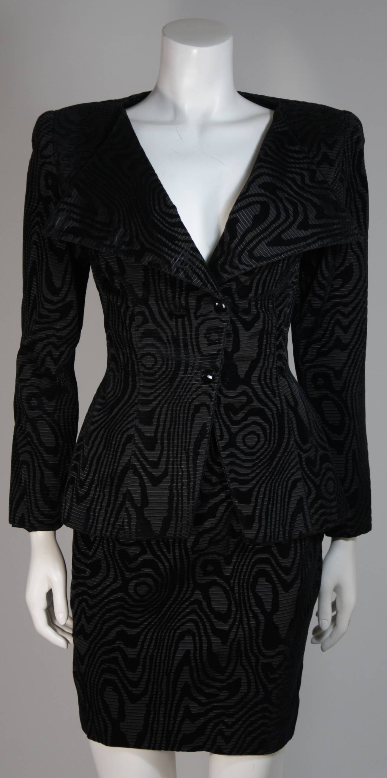 Vicky Tiel Black Silk Skirt Suit with Patterned Velvet Accents Size 38 In Excellent Condition In Los Angeles, CA