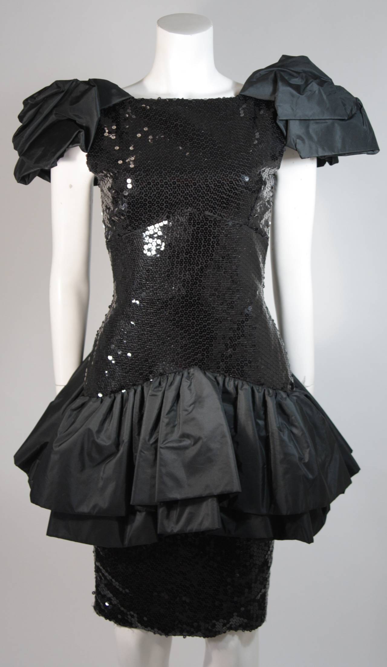 Vicky Tiel Black Sequin Cocktail Dress with Dramatic Gathers Size 38 In Excellent Condition In Los Angeles, CA