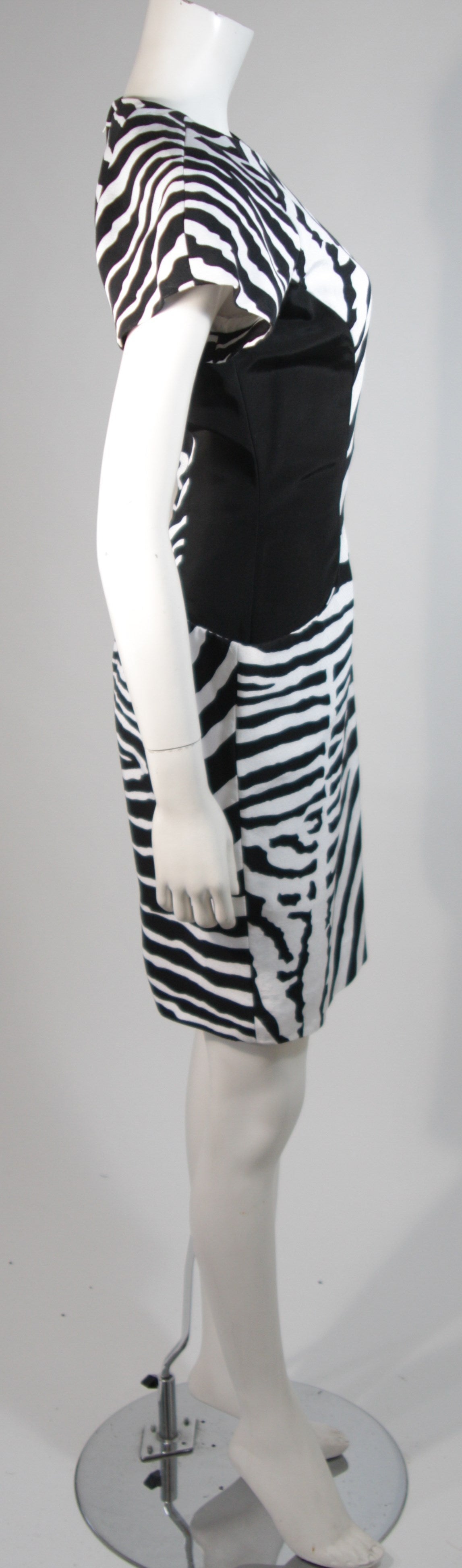 Vicky Tiel Black and White Zebra Patterned Cocktail Dress Size Small 2