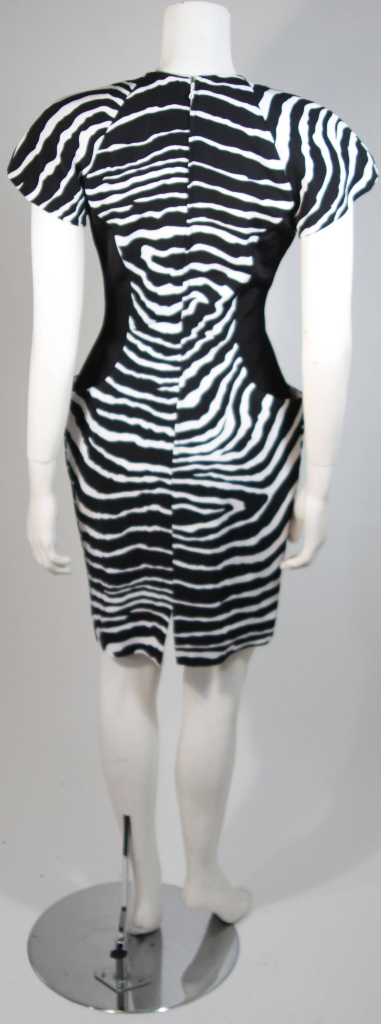 Vicky Tiel Black and White Zebra Patterned Cocktail Dress Size Small 4