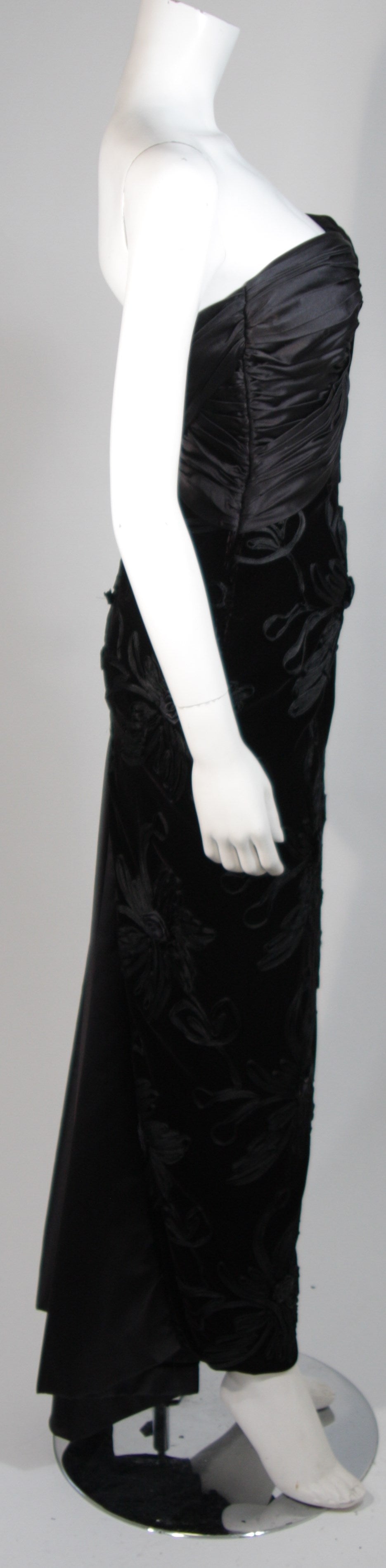 Vicky Tiel Black Gathered Gown with Velvet Skirt & Applique Size Small 3