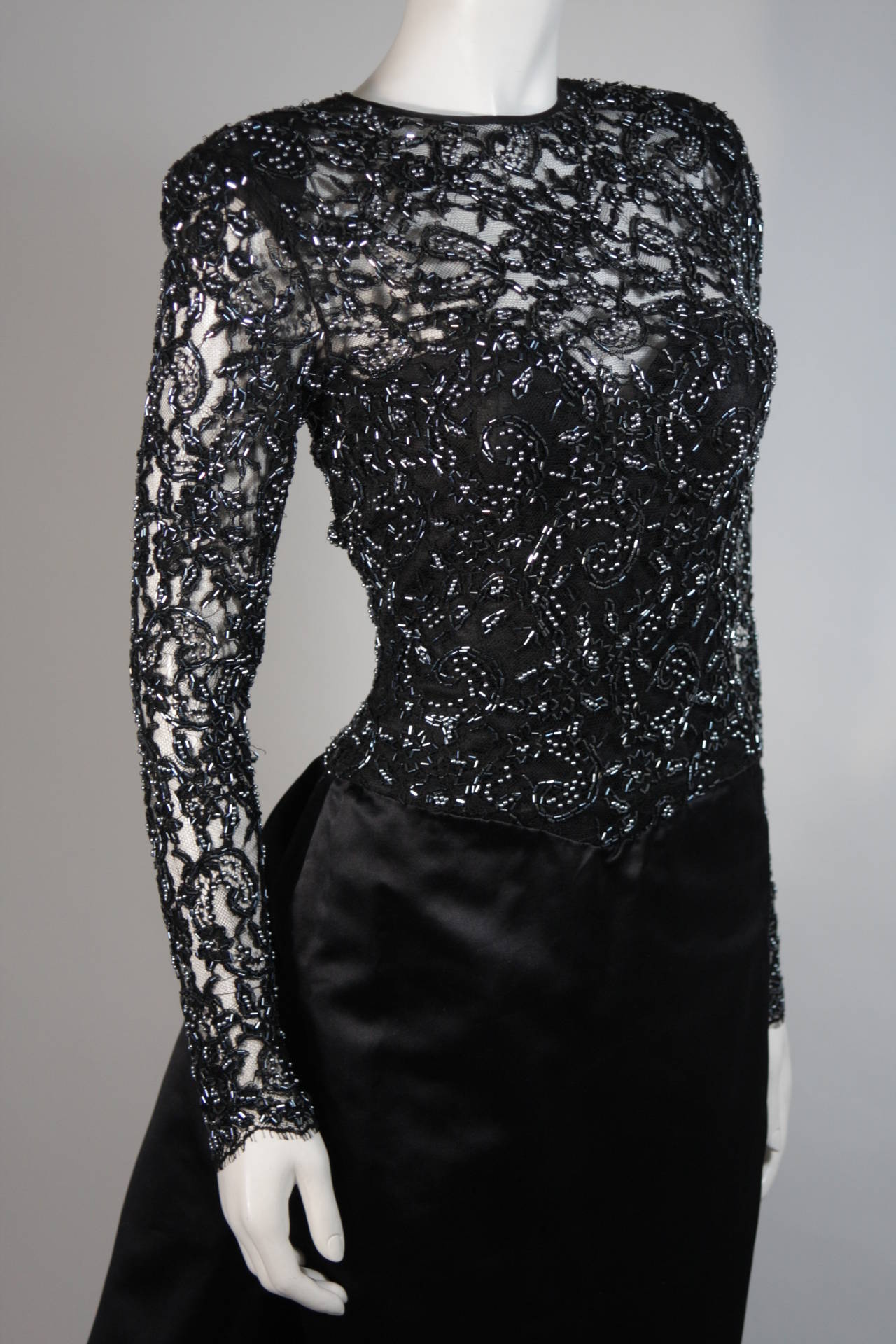 Vicky Tiel Black Embellished Lace Gown With Silk Skirt Size Small In Excellent Condition In Los Angeles, CA