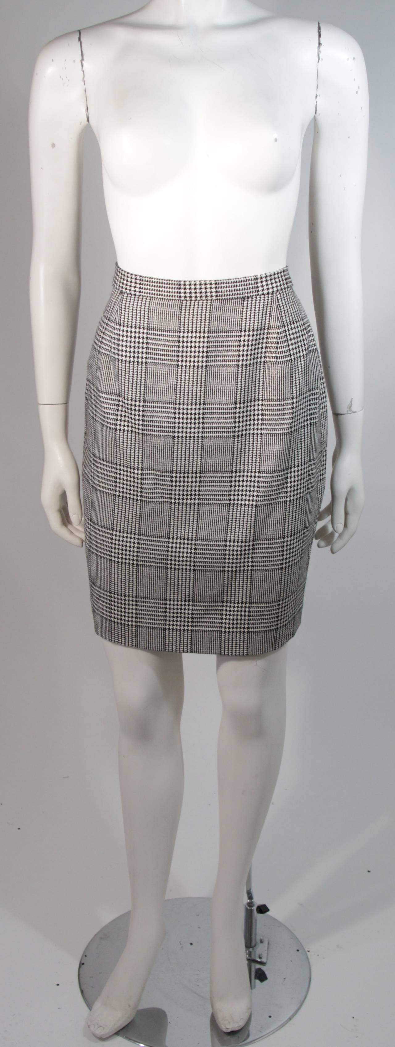 Vicky Tiel Black and White Houndstooth Print Skirt Suit With Lace Size 40 5