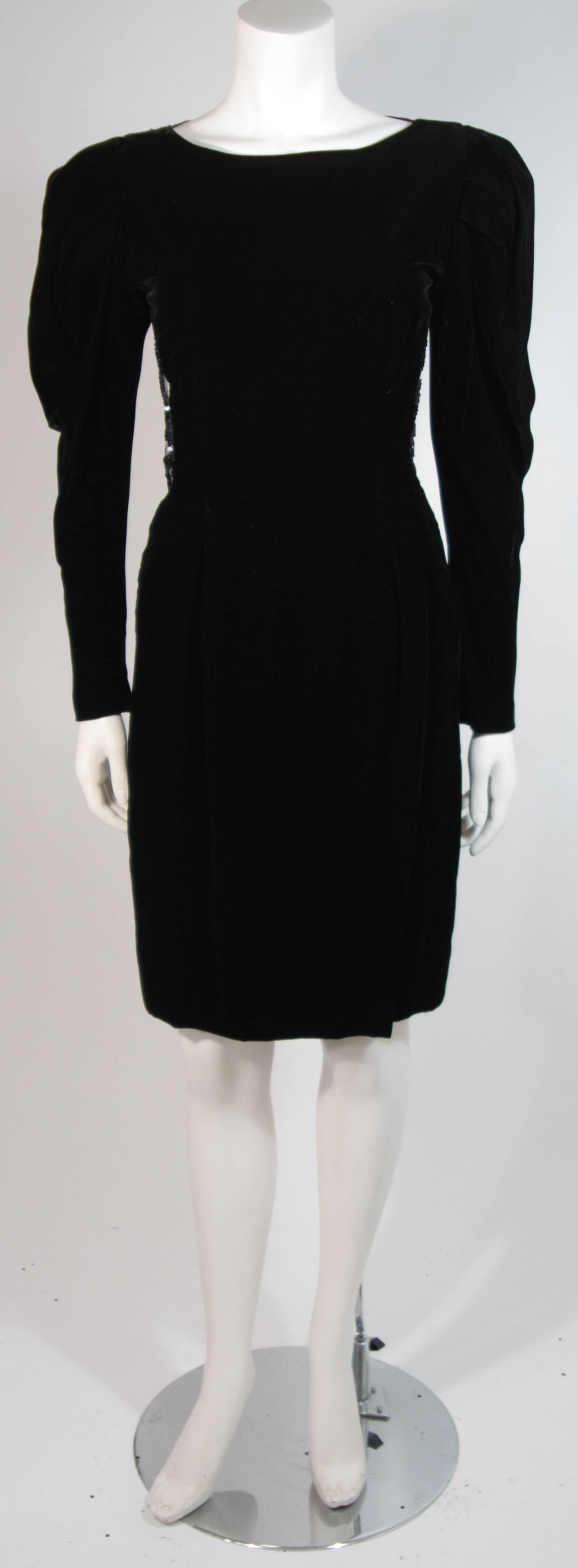 Vicky Tiel Black Velvet Cocktail Dress with Lace Back Size Small In Excellent Condition In Los Angeles, CA