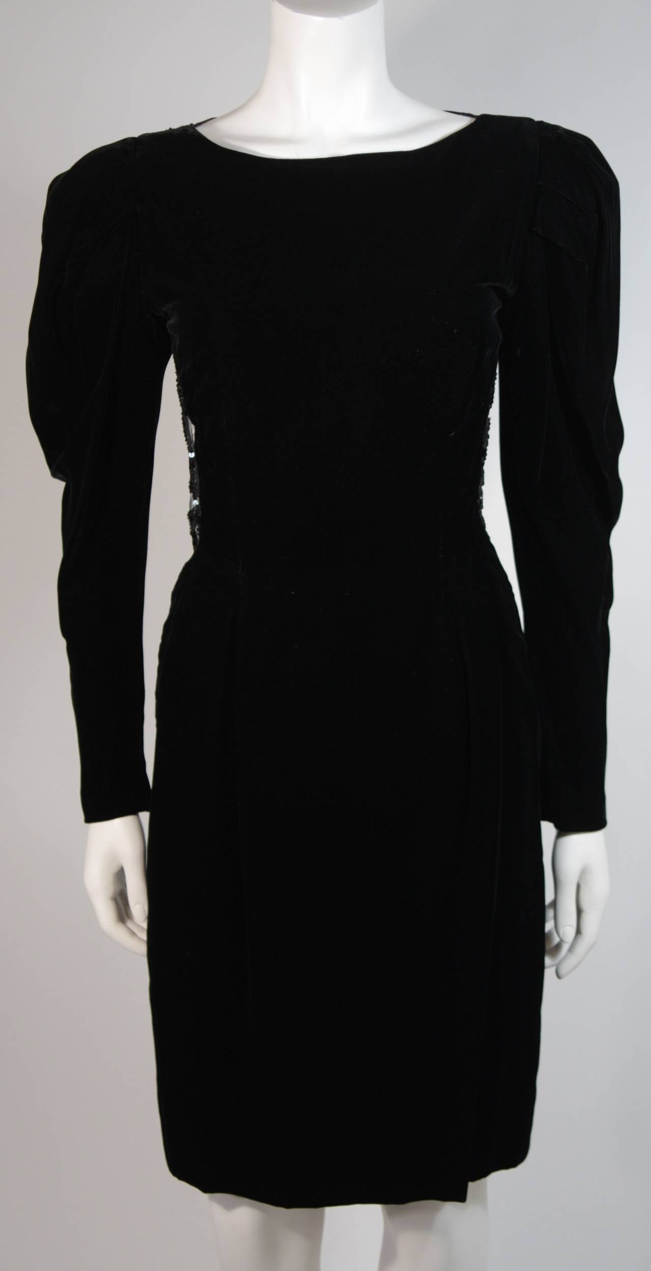 Women's Vicky Tiel Black Velvet Cocktail Dress with Lace Back Size Small