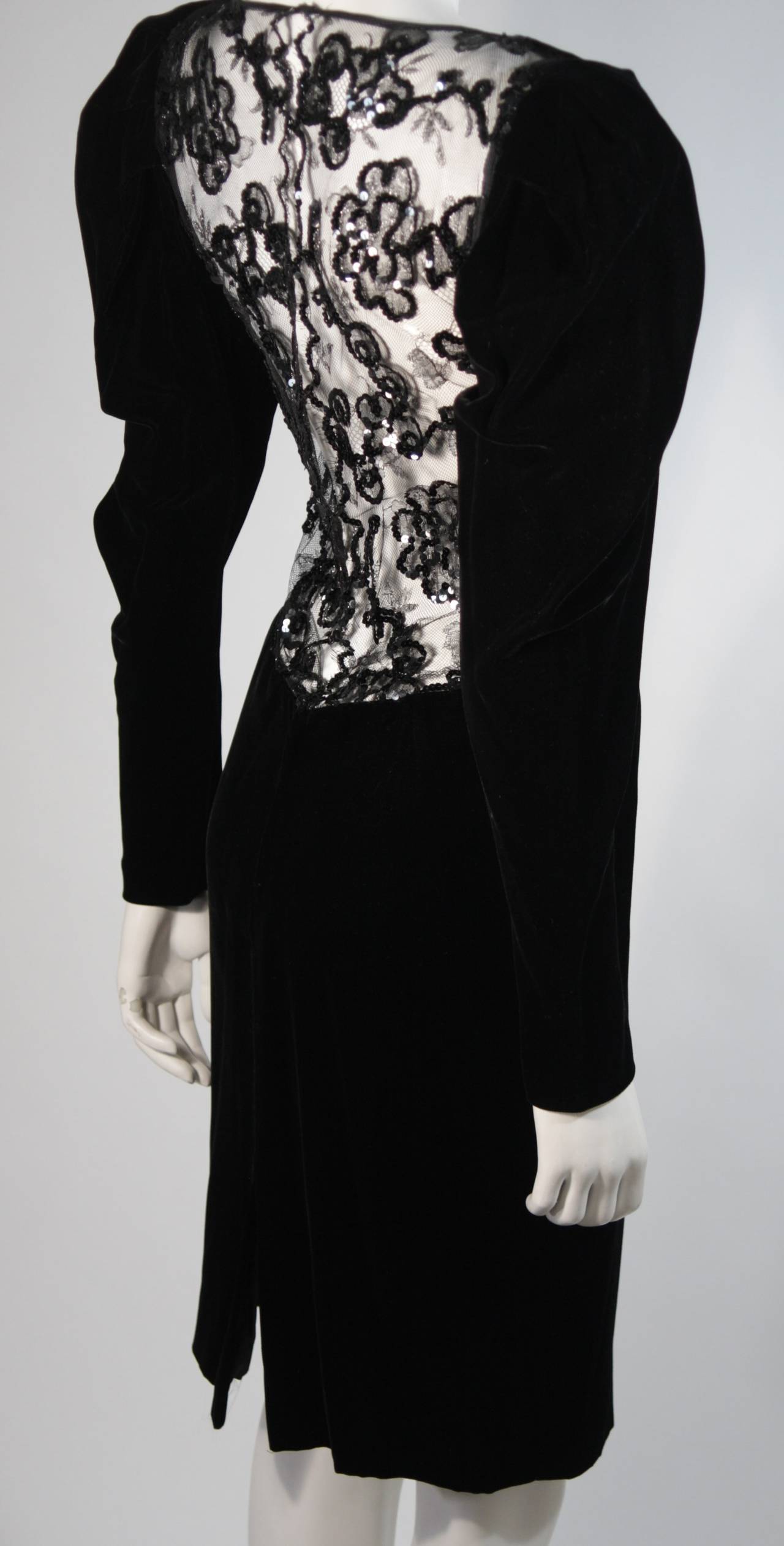 Vicky Tiel Black Velvet Cocktail Dress with Lace Back Size Small 4