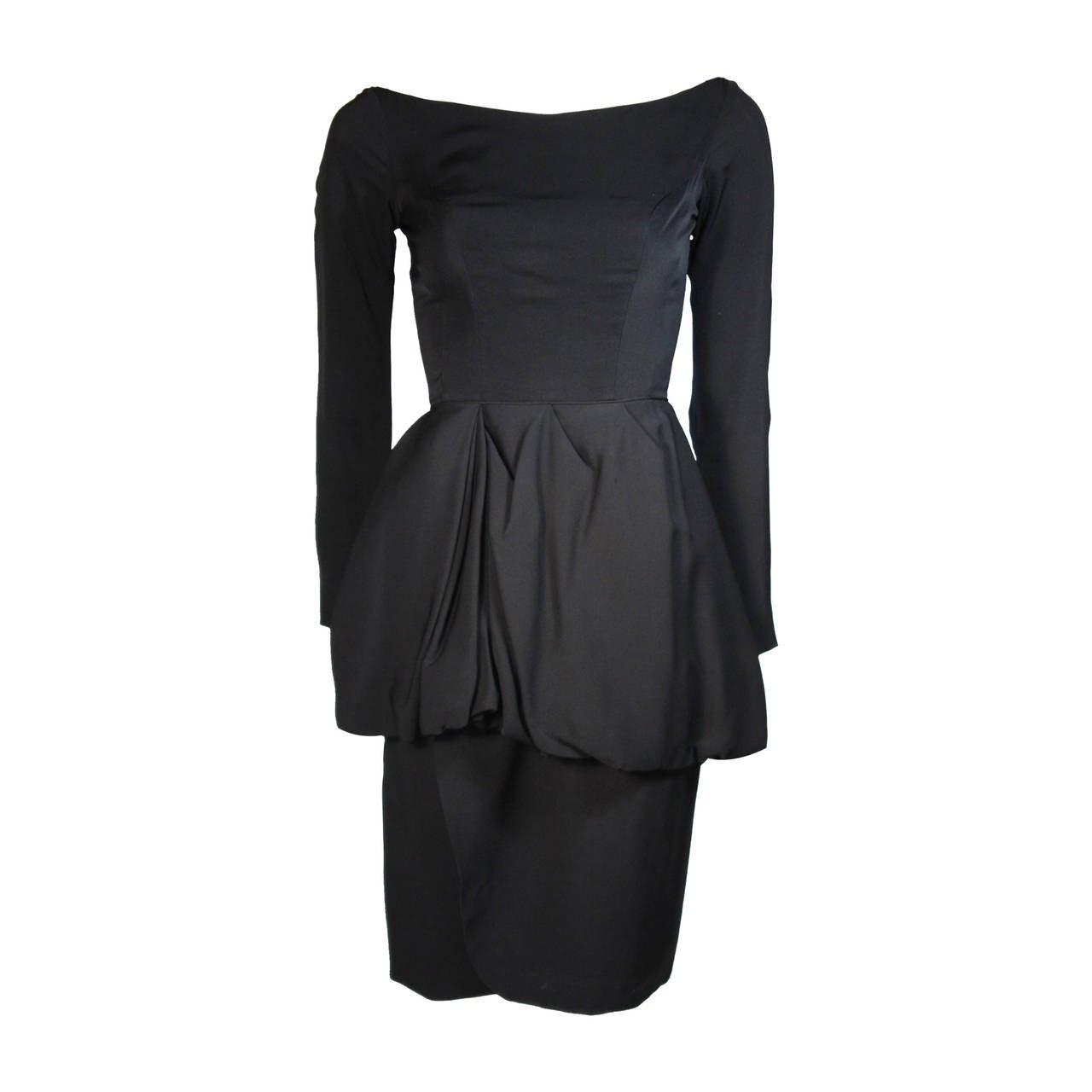 Ceil Chapman - Robe noire drapée à coutures princesse et taille péplum style péplum, taille XS en vente