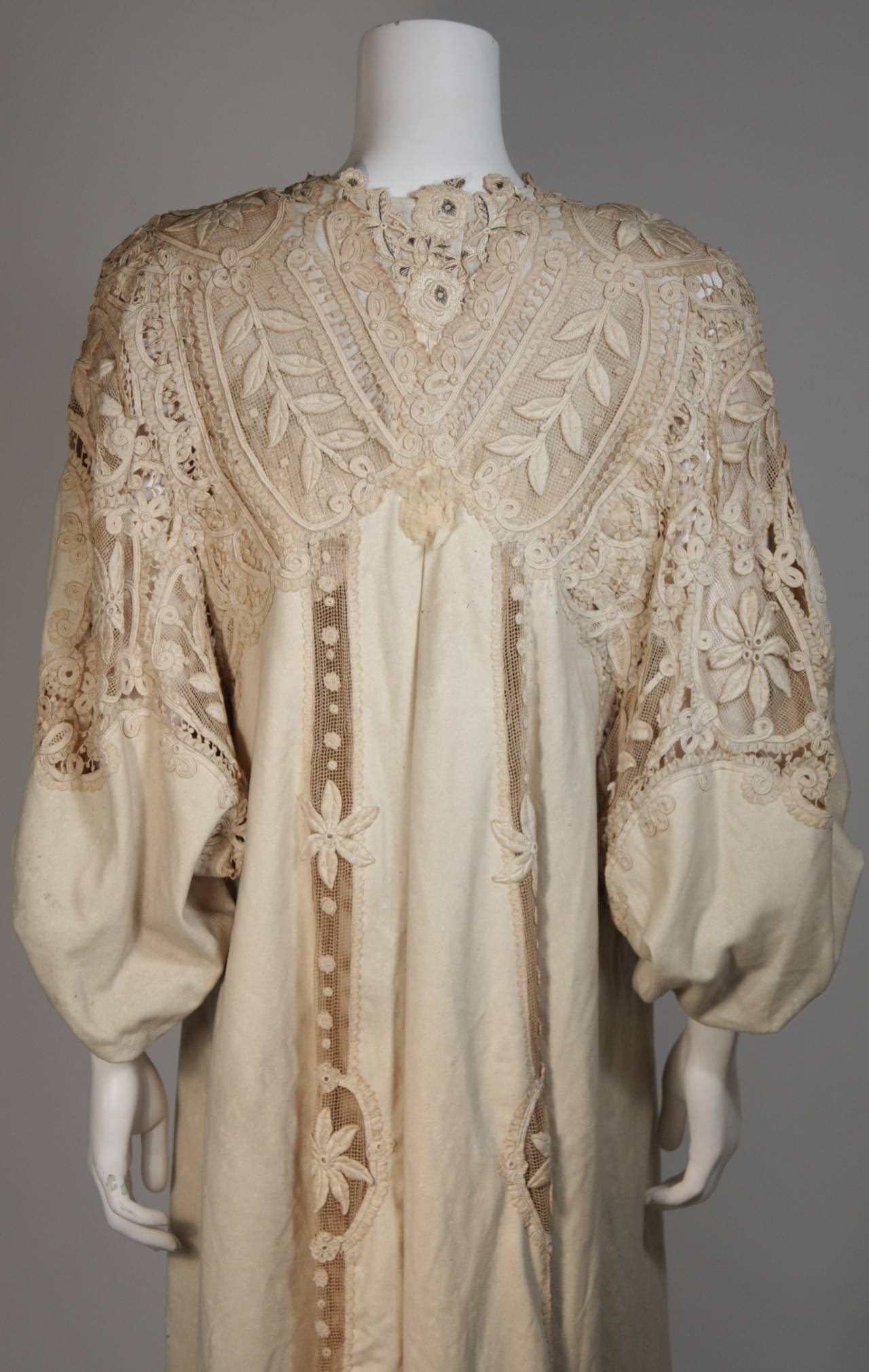 Antique Lace Coat with Bell Sleeve Detail For Sale 3