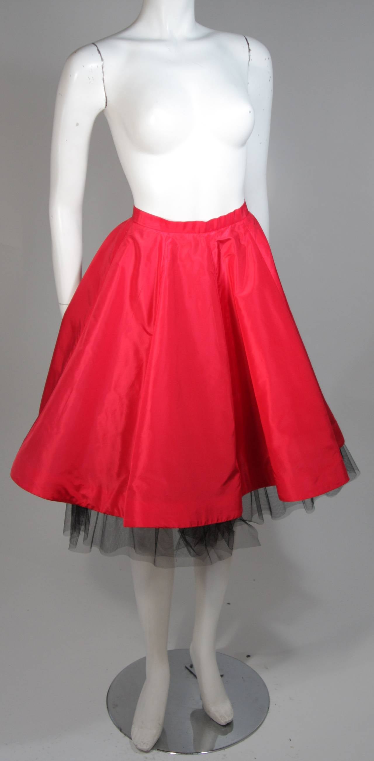 Oscar De La Renta Red Skirt with Crinoline Size 4 In Excellent Condition In Los Angeles, CA