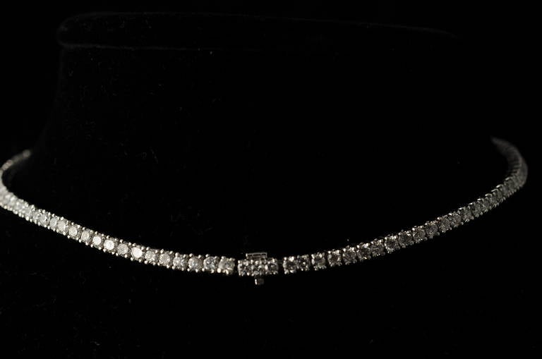 Women's Spectacular 22.50 Carat Diamond Platinum Necklace