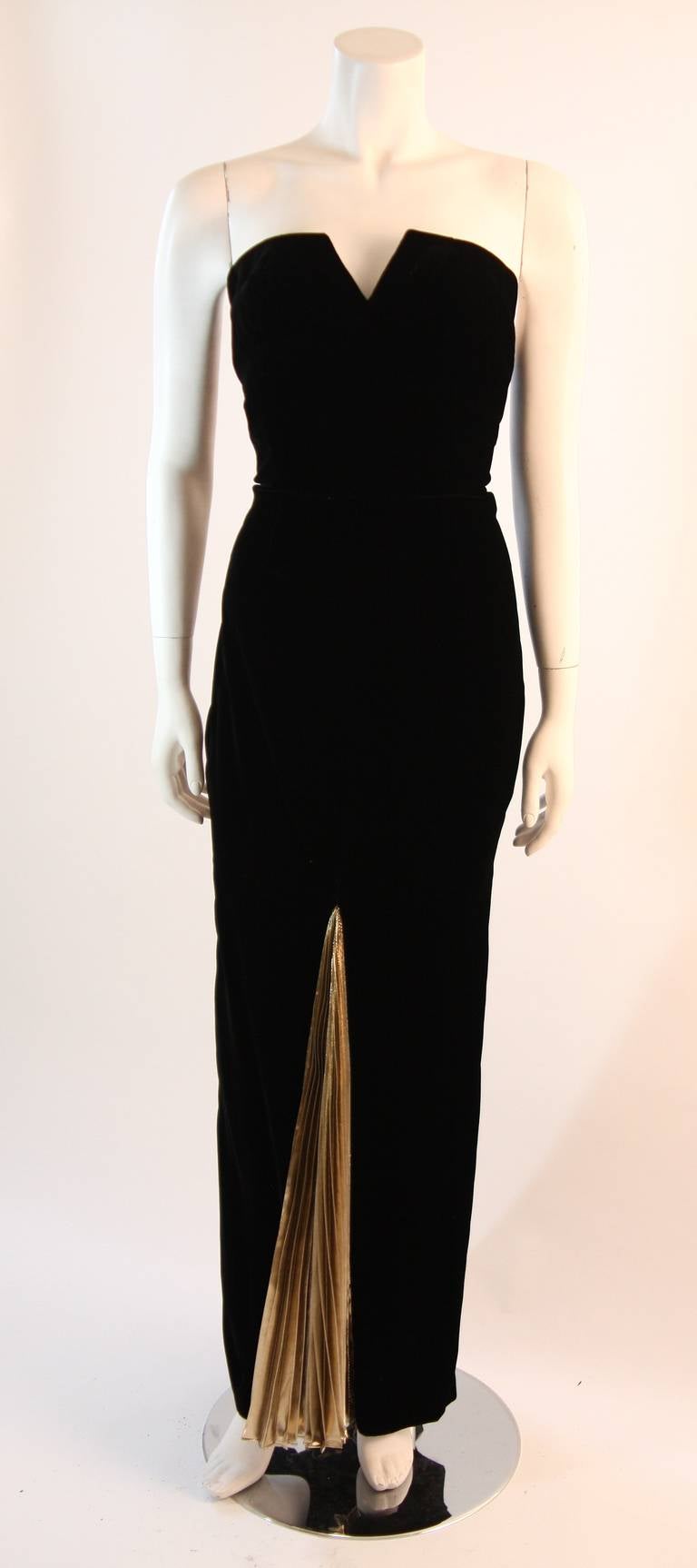 Vicky Tiel Black Velvet and Gold Cleopatra Gown with Bolero In Excellent Condition In Los Angeles, CA