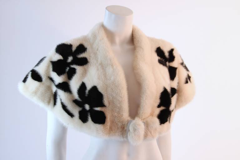 Bergdorf Goodman White with Black Flowers Winter Mink Capelet Jacket In Excellent Condition In Los Angeles, CA