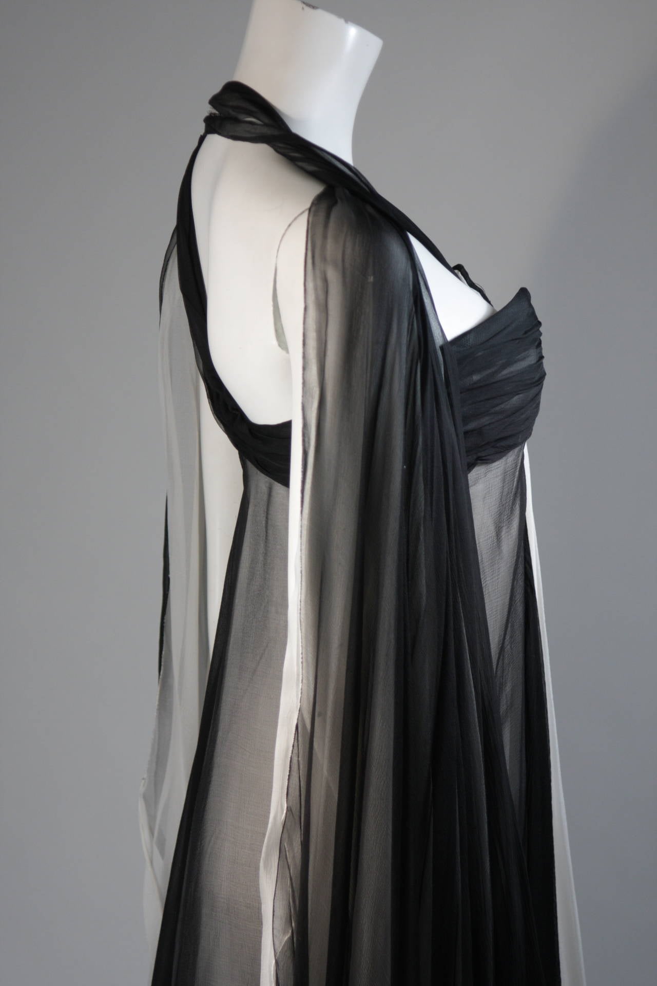 Jacqueline De Ribes Black and Ivory Silk Chiffon Gown Size For Sale 3