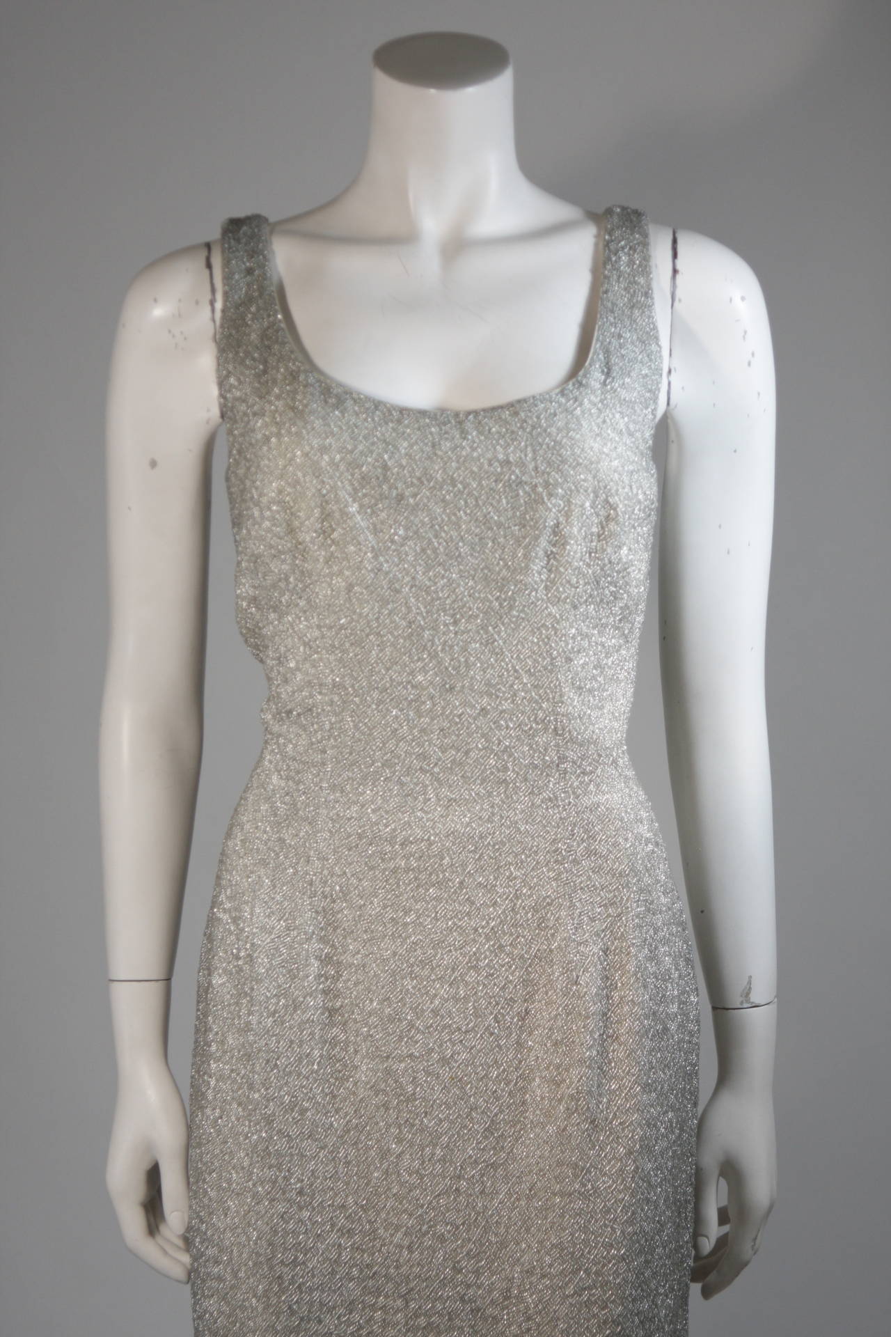 1960er Jahre Haute Couture International Stark perlenbesetztes Kleid Größe Medium (Grau) im Angebot